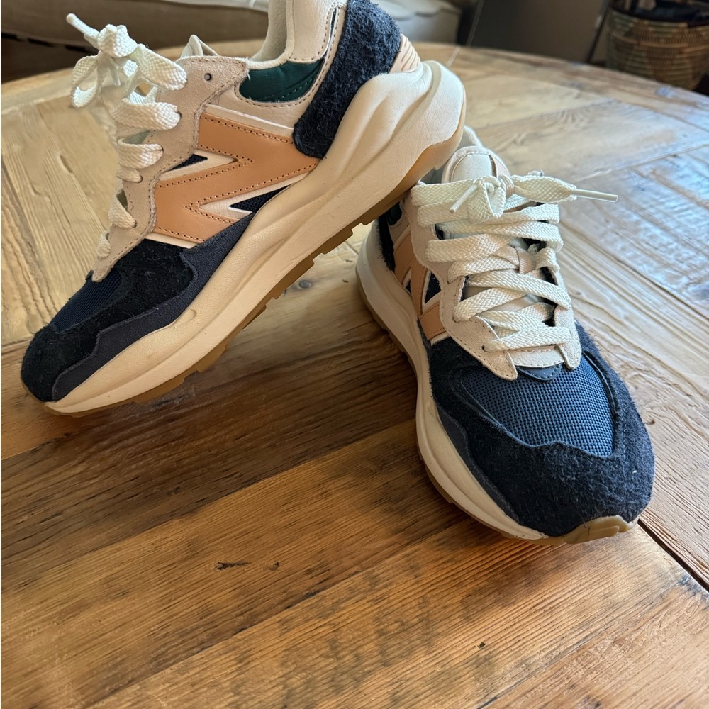 New Balance US Men's 6/Women's 7.5-8/38.5 EU, Blue with tan “N”